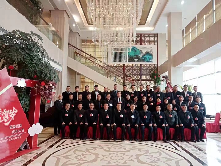 我公司董事長(zhǎng)王曉文，通過(guò)民主選舉成為菏澤市高新區(qū)人大代表